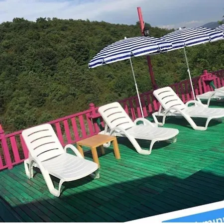 Zumrut Bahce Motel *