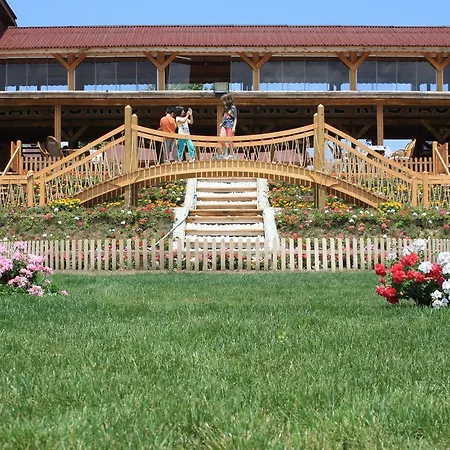 Zumrut Bahce Motel Gökçedere